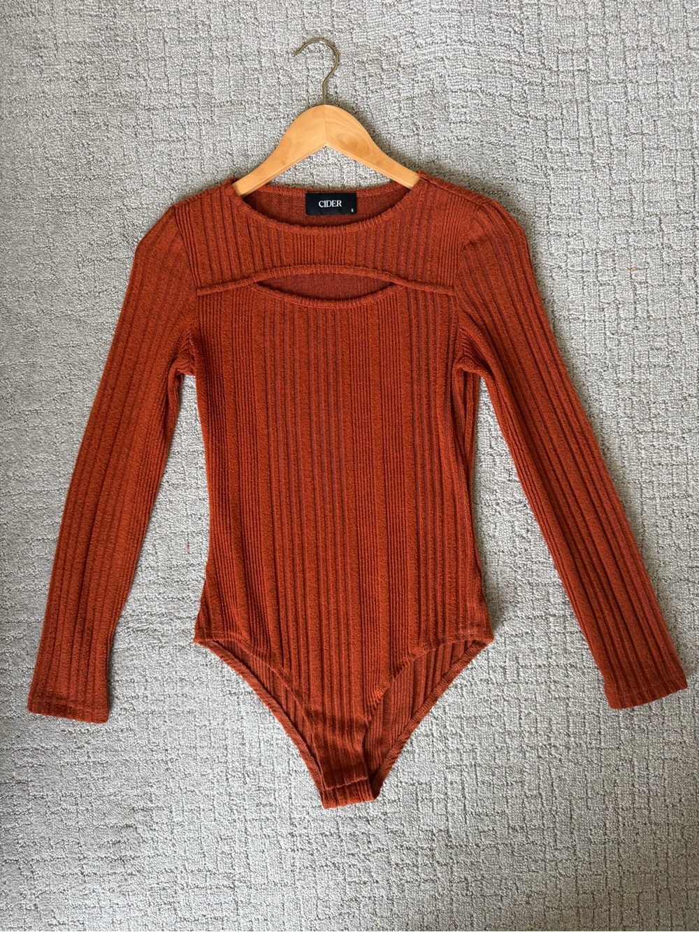 Cider Rust Orange Ribbed Long-Sleeve Bodysuit with Cutout 🧡